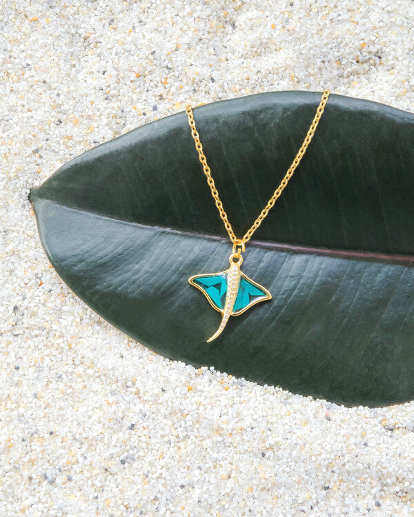 Oceanness eco-friendly stingray necklace in gold-plated sterling silver and ocean plastic