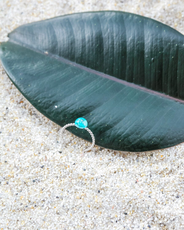 Eco-friendly ocean drop ring in 925 sterling silver with ocean plastic by Oceanness